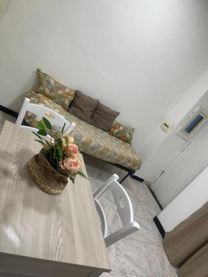 شقة Casa Vacanza La Serenella نابولي المظهر الخارجي الصورة