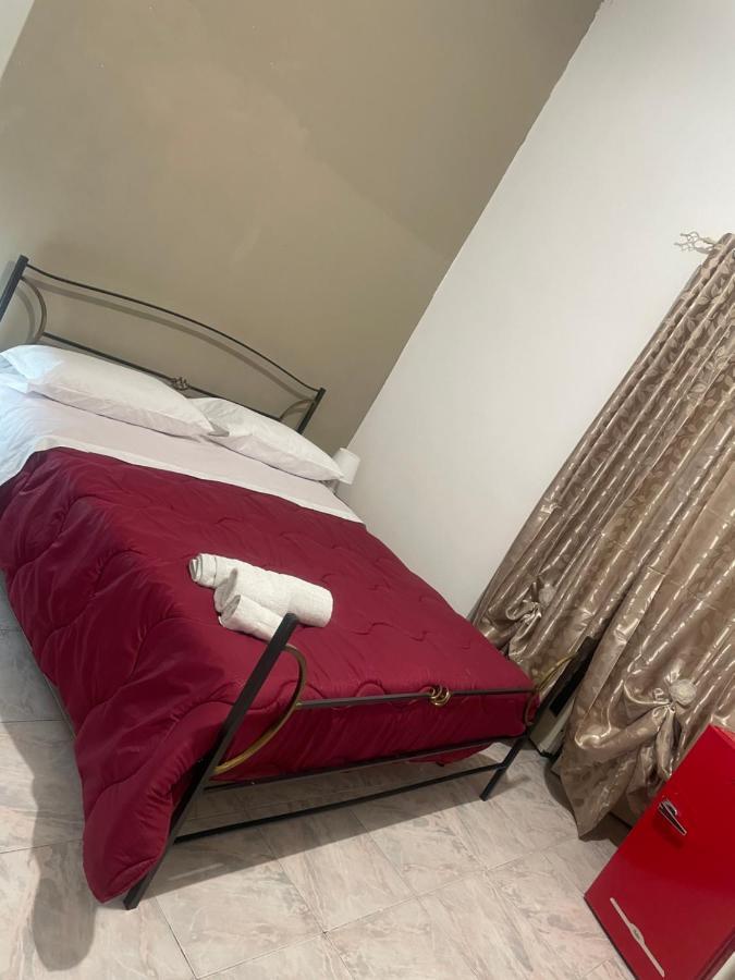 شقة Casa Vacanza La Serenella نابولي المظهر الخارجي الصورة